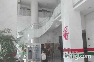 上海實(shí)業(yè)大廈寫(xiě)字樓出租 徐家匯精裝朝南帶家具，鑰匙房隨時(shí)看房